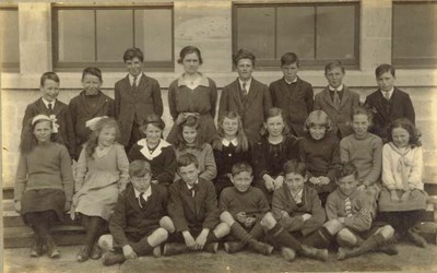 Dornoch Academy class photograph, ~1920