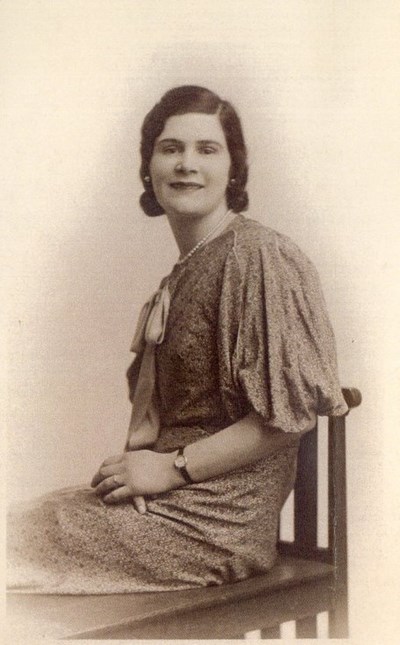Studio photograph of Margaret Munro
