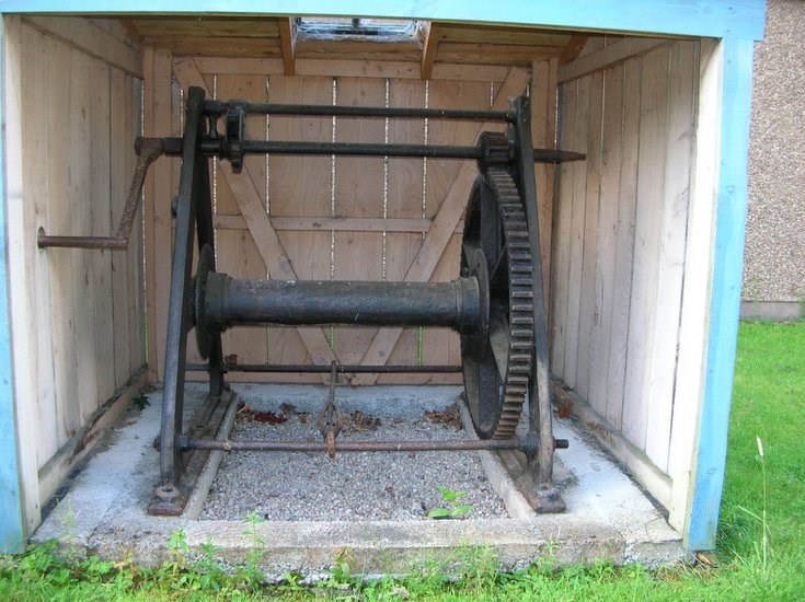 Winch for operating the sluice gates at the Mound