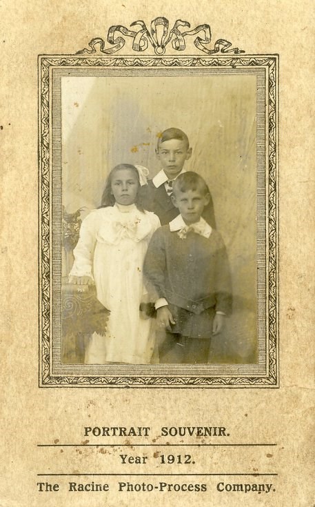 Willie, Nellie and Tommie Mackay of Proncy Croy 1912