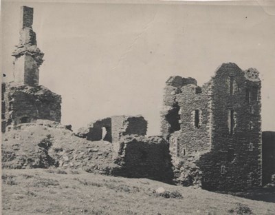 Kathleen Lyon photograph collection Powis Castle ruins