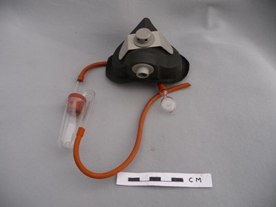 Doctor's medical bag contents: Anaesthetic inhaler