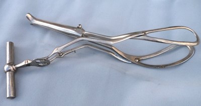 Doctor's medical bag contents: Milne Murray's Axis Traction Forceps