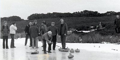 Match underway at Loch-an-Treel