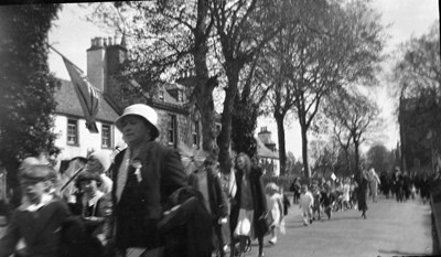 1928 Pageant children in procession Castle Street
