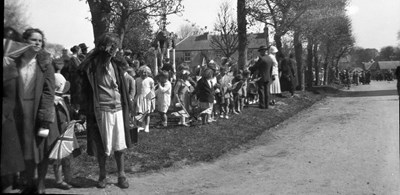 1928 Pageant children on Castle Green