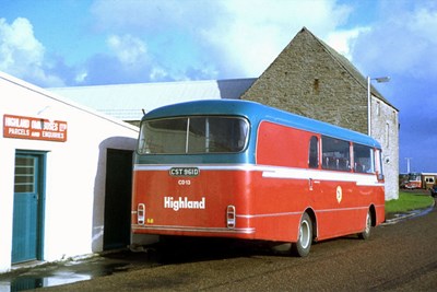 Highland mail bus in Thurso