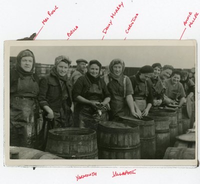 Group photograph of herring workers at Yarmouth