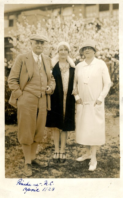Monochrome photograph of Donald Ross, Lillian and Florence
