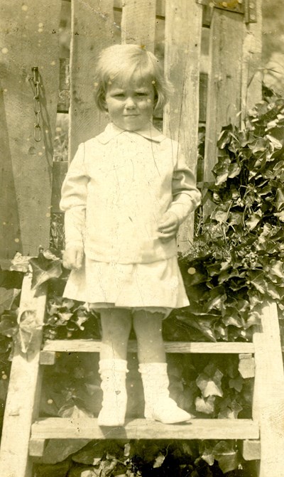 Monochrome photograph of young girl