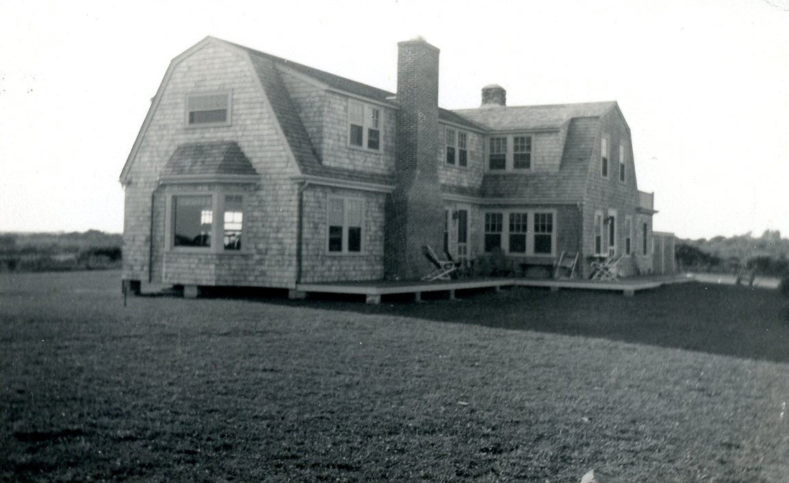 Monochrome photograph of Lillian’s  (Ross) house