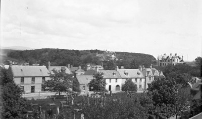 Cathedral graveyard and Dornoch High St