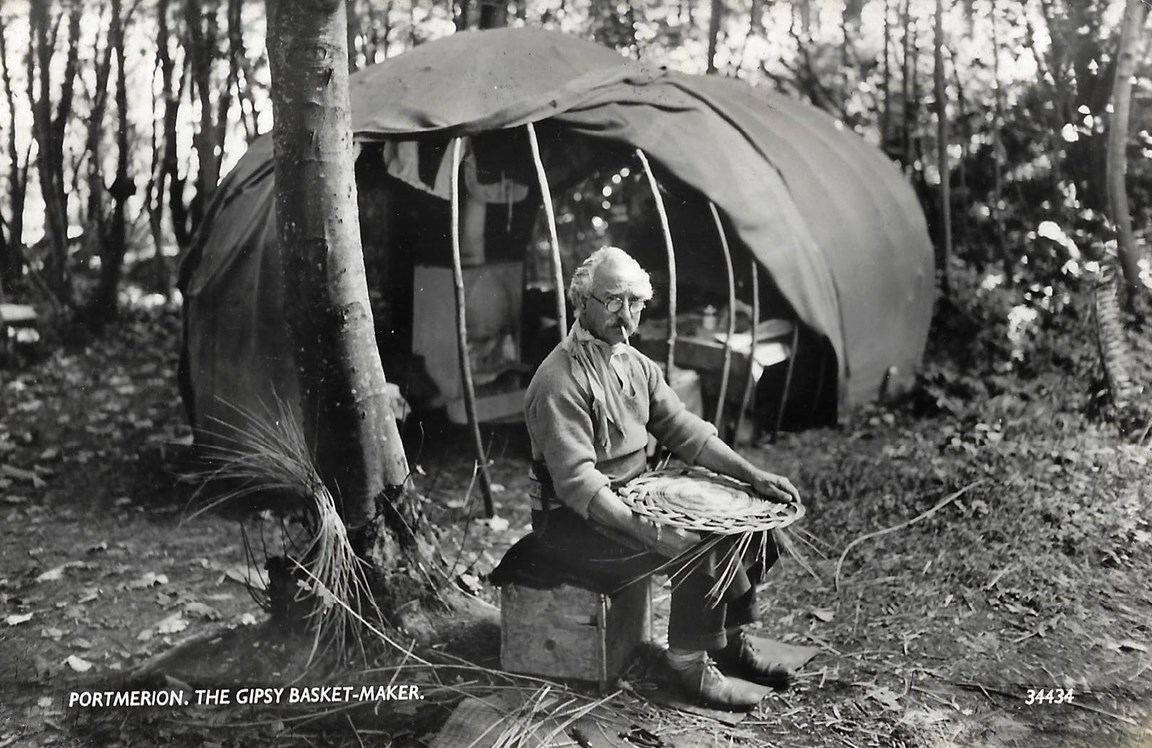 A collection of 22 images of the traveller community