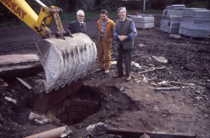Uncovering well at old manse 1987