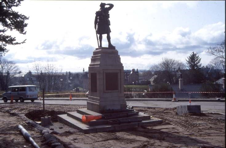 Dornoch war memorial