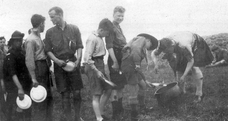 Scouts queuing for food