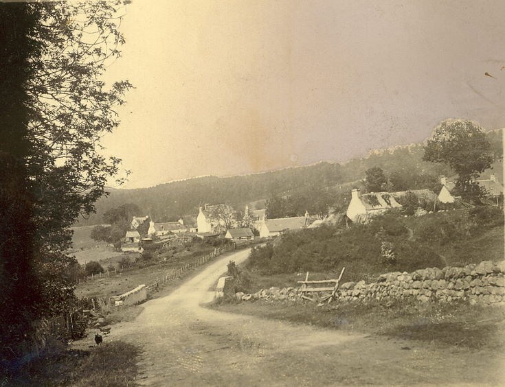 Approach to Spinningdale from Clashmore direction
