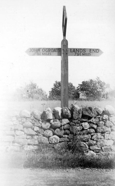 John O'Groats - Lands End Signpost