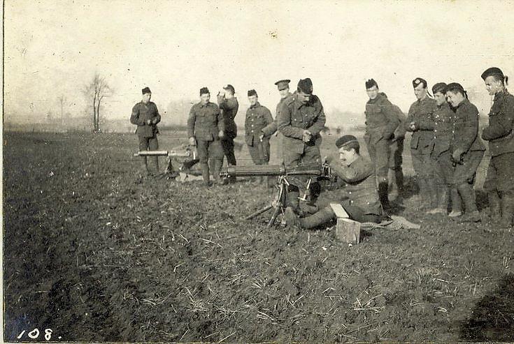 The machine guns treating the barbed wire - Historylinks Archive