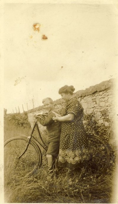 Kenneth Button and mother Megan c 1923