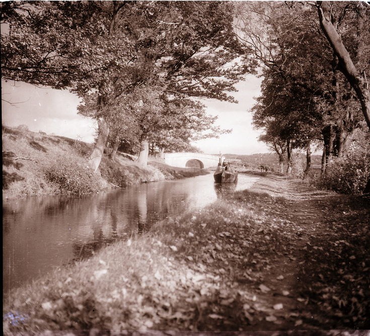 Bridge and canal repair barge