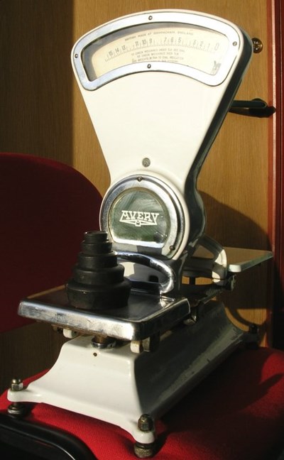 Shop scales with nesting weights made by Avery