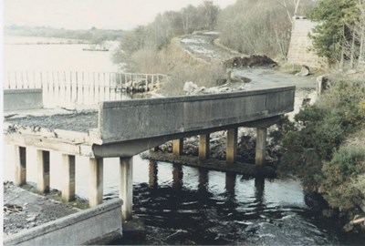 Demolition of the old Mound Road Bridge