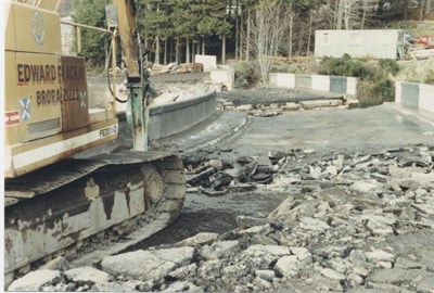 Demolition of the roadway of old Mound bridge