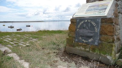 Mounting of the Meikle Ferry Disaster Commemorative Plaque