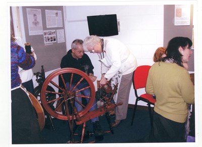 Instruction at spinning Day at Historylinks